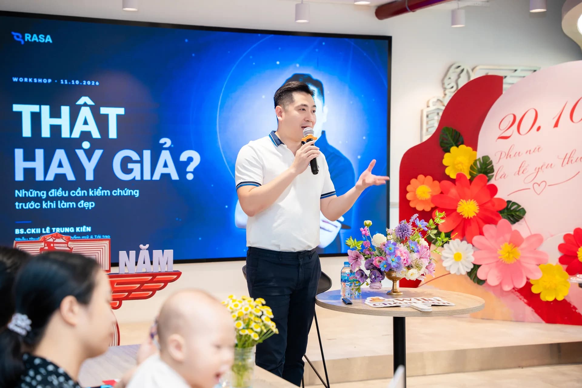 BS.CKII Lê Trung Kiên trình bày chuyên đề "Thật hay giả?" tại workshop "Vẫn là mẹ, nhưng khoẻ đẹp hơn"